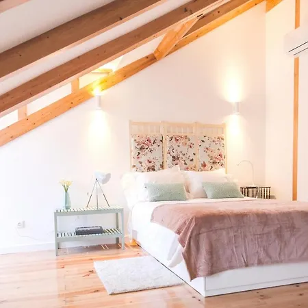 2 Bedrooms With View Balcony And Wifi At * Lisbon
